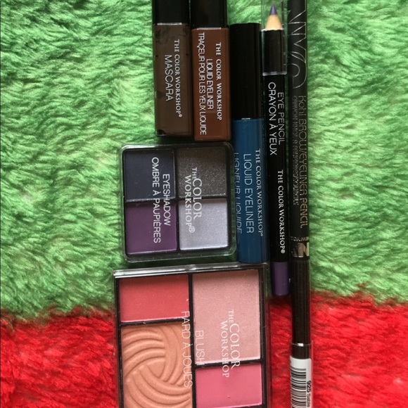 small cute makeup set! - Picture 2 of 2